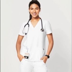 FIGS Scrubs- Casma Top & Zamora Jogger- WHITE